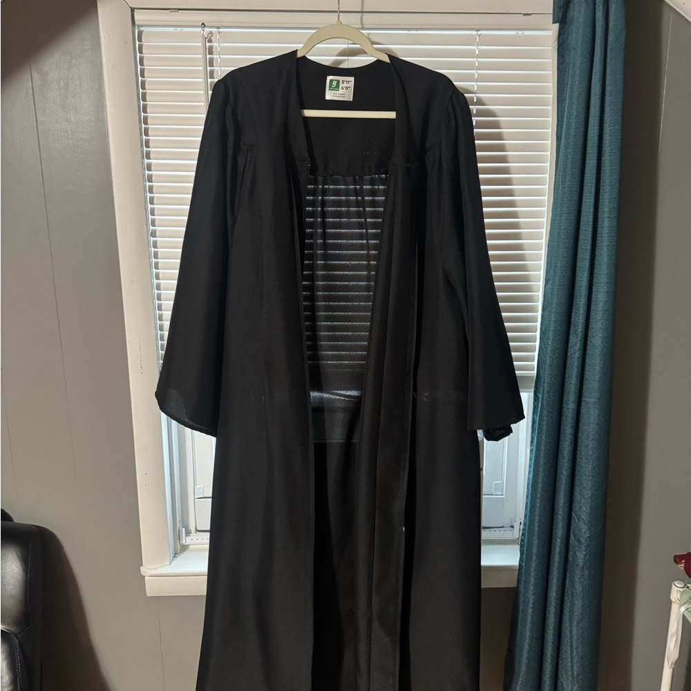 Black Graduation Gown - Tall 5’11’’ - 6’